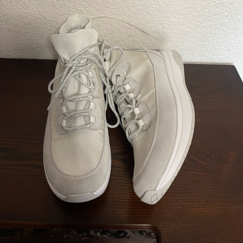 Nurture Response women’s size 10